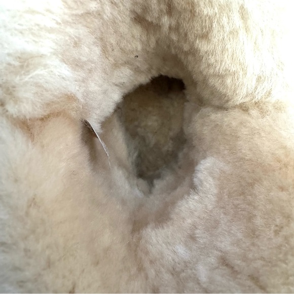 UGG Bailey Button II Sheepskin Lined Shearling Chestnut Suede Boots Women’s 8 - Picture 13 of 16